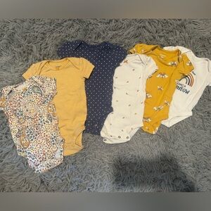 Carter’s Baby Girl 6-pack Onesie Set Size 3 months